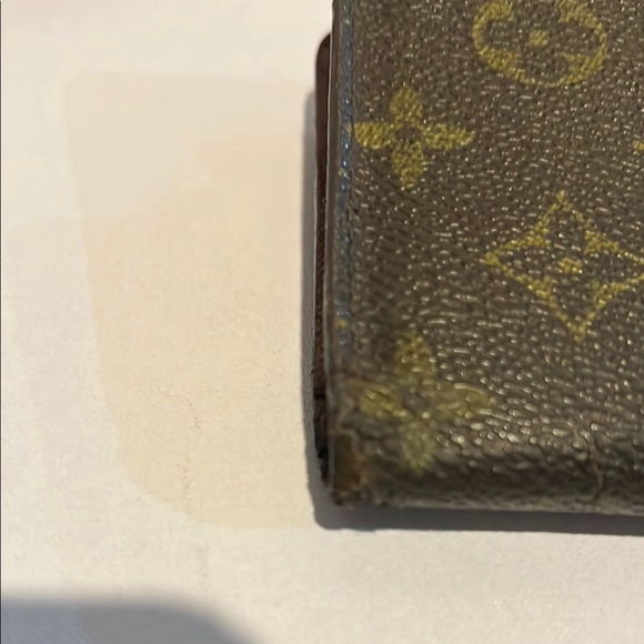 Louis Vuitton Brown and Gold Monogram Clasp Wallet - Picture 5 of 9